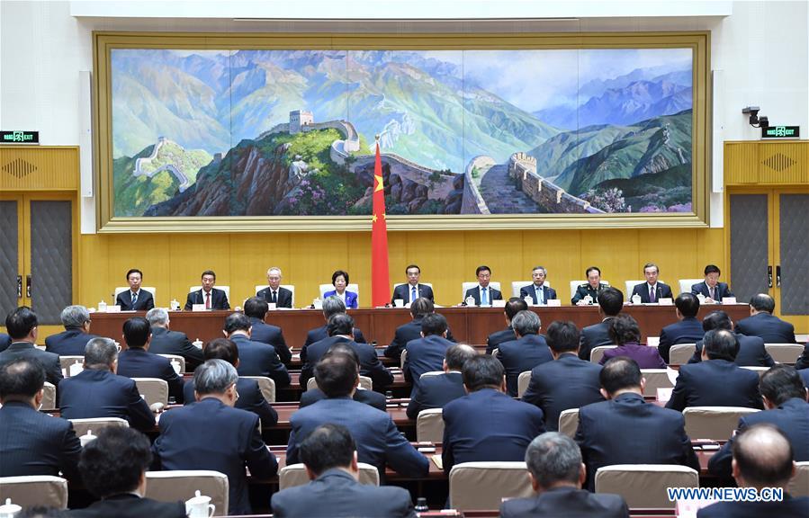 Le Premier ministre chinois insiste sur la restructuration économique pour un développement de haute qualité