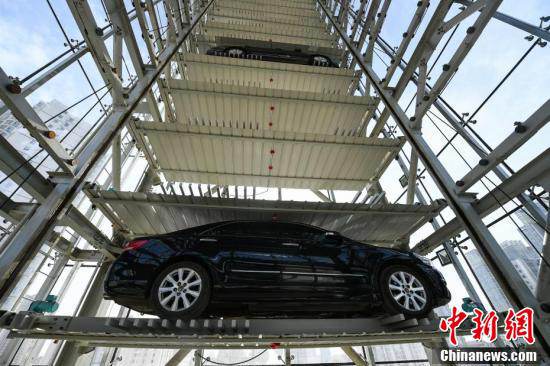 Construction d'une nouvelle tour de parking à 26 étages à Taiyuan
