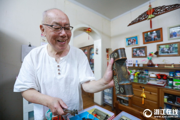 À Hangzhou, un collectionneur fan de vieux cadenas