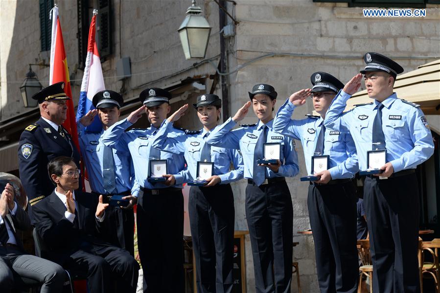 Lancement de patrouilles de police communes entre la Chine et la Croatie à Dubrovnik