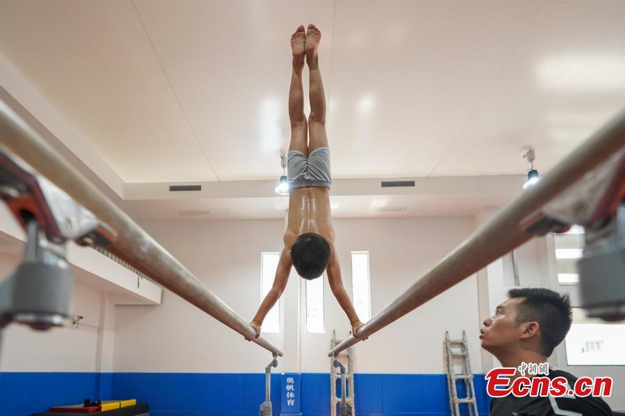 Un comté du sud-ouest de la Chine abrite les futurs champions de la gymnastique