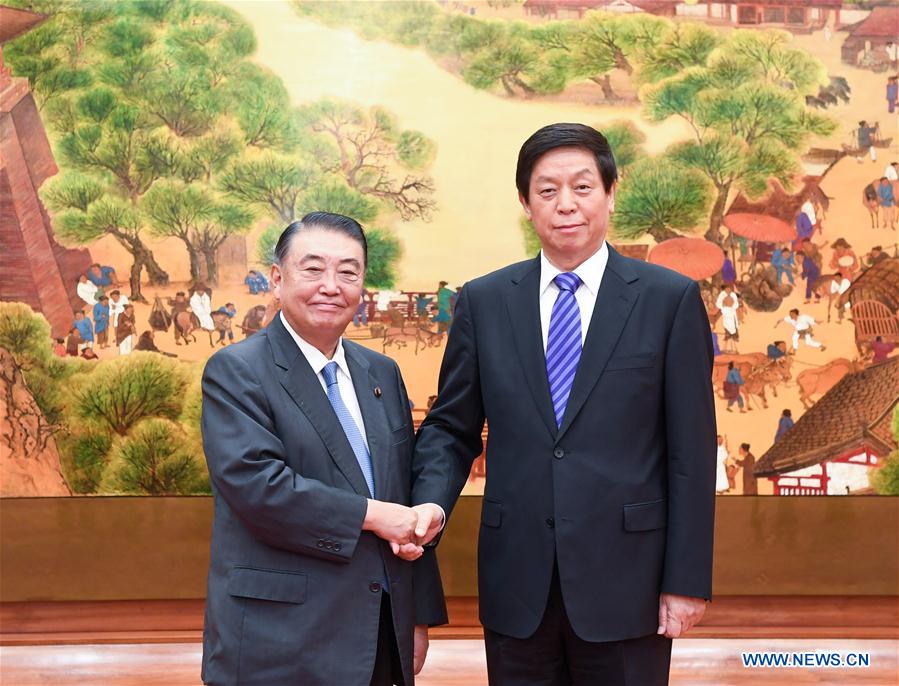 Le plus haut législateur chinois demande que les relations sino-japonaises restent sur la bonne voie