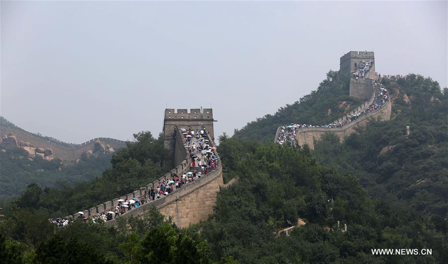 Chine : touristes sur la Grande Muraille