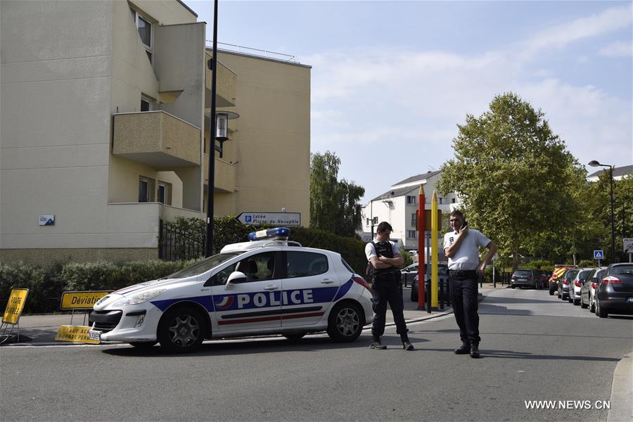 France : deux morts et un blessé grave lors d'une attaque au couteau en banlieue parisienne