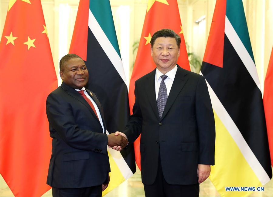 Xi Jinping rencontre le président du Mozambique