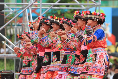 Ouverture du Festival du noyer de Yangbi dans le Yunnan 