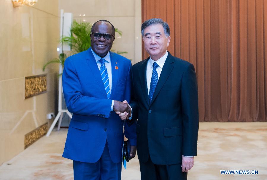 Le plus haut conseiller politique chinois rencontre un invité de la République démocratique du Congo