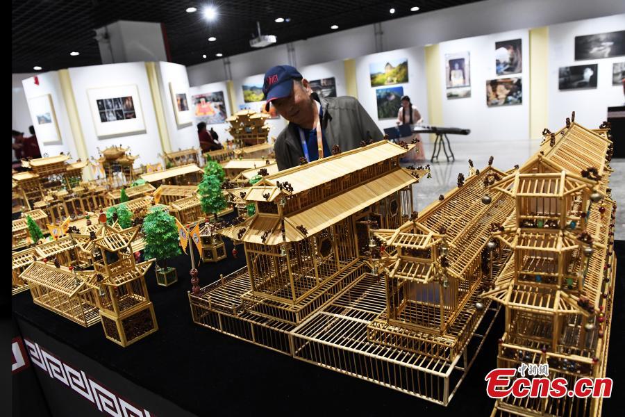 Un complexe de temples constitué de 20,000 baguettes de bambou