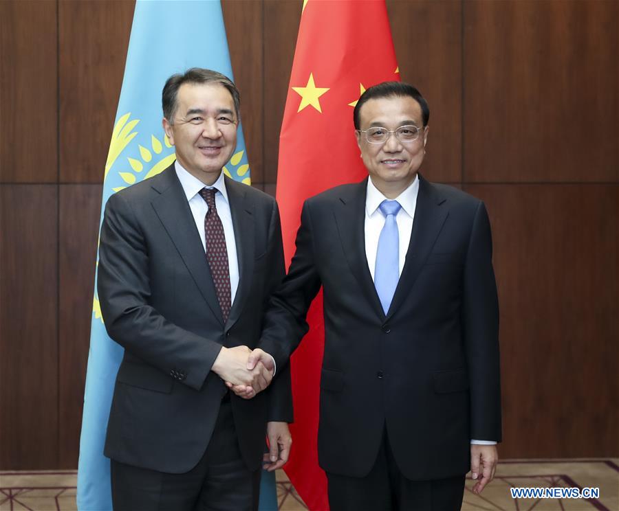 Le PM chinois appelle la Chine et le Kazakhstan à promouvoir une meilleure synergie entre leurs stratégies de développement