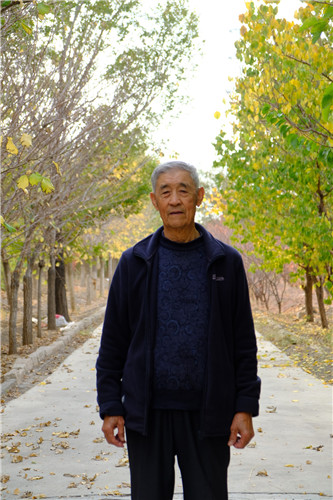 Xinjiang : un manager à la retraite transforme un terrain vague en parc