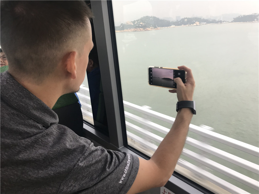 Le pont Hong Kong-Zhuhai-Macao officiellement ouvert à la circulation