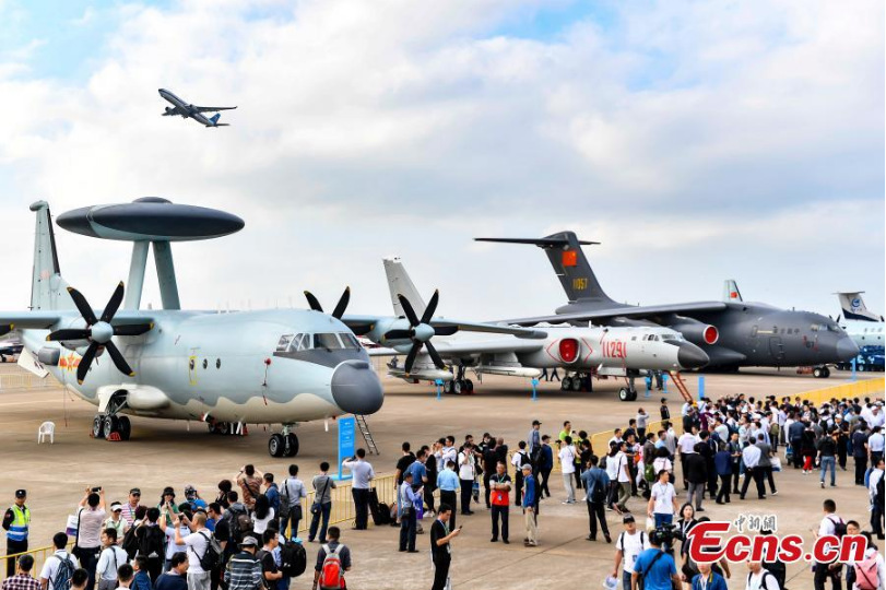 Ouverture du 12e Salon de l'aviation et de l'aérospatiale de Zhuhai