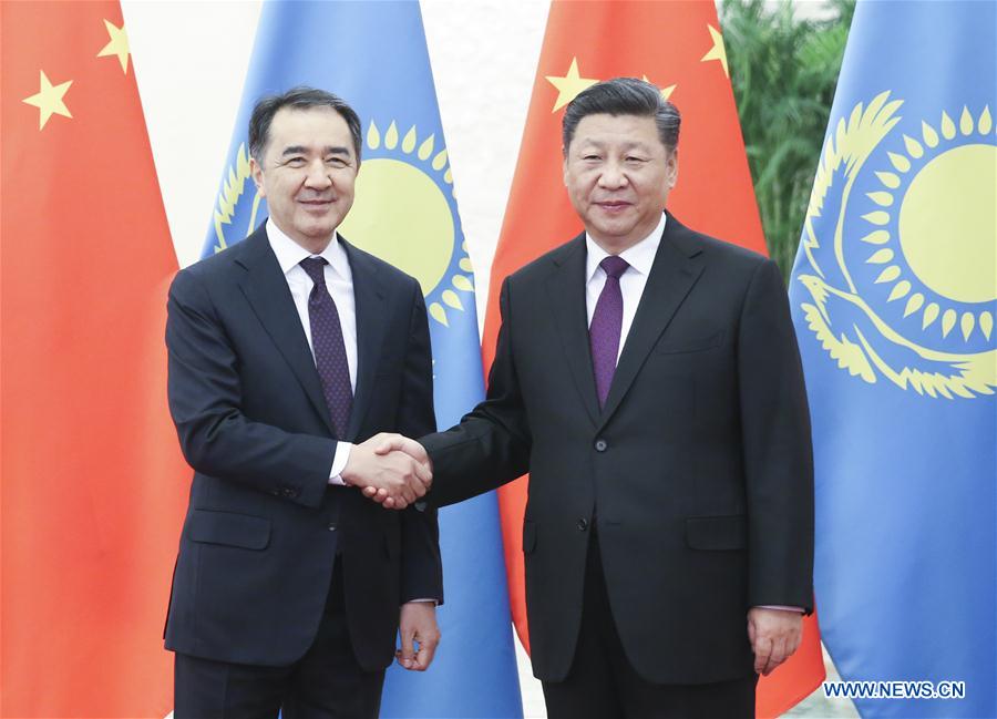Le président chinois Xi Jinping rencontre le Premier ministre kazakh