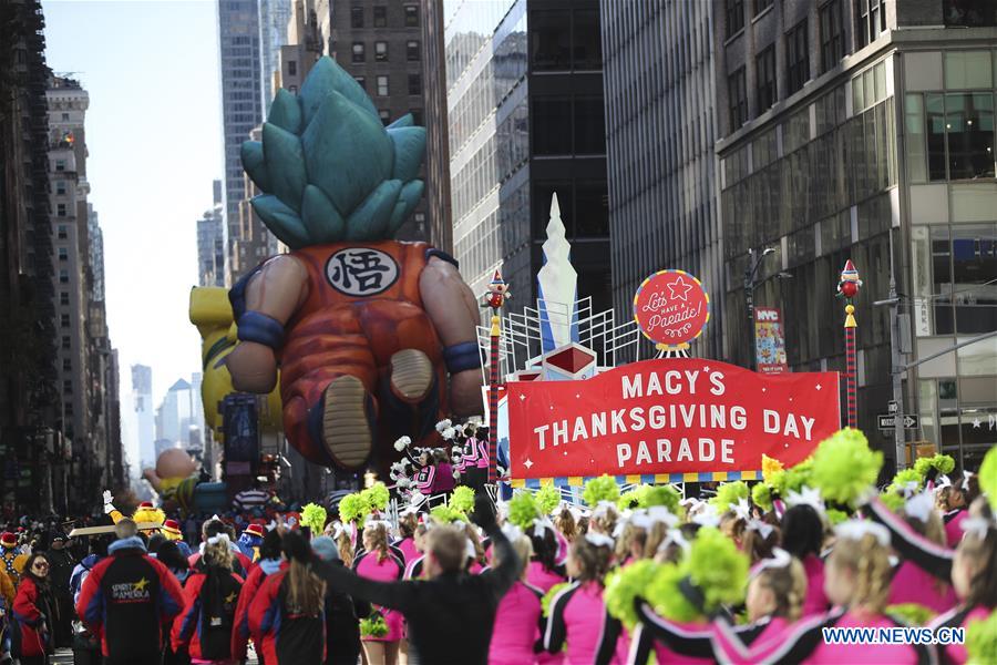 New York : plusieurs millions de spectateurs bravent le froid pour assister au défilé de Thanksgiving