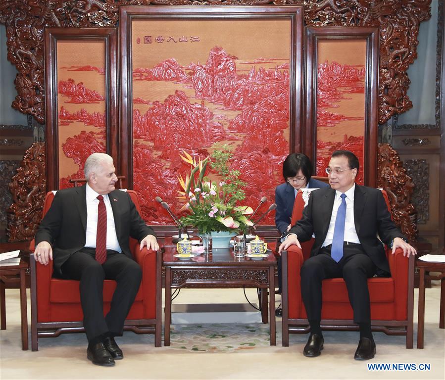 Li Keqiang rencontre le président du parlement turc