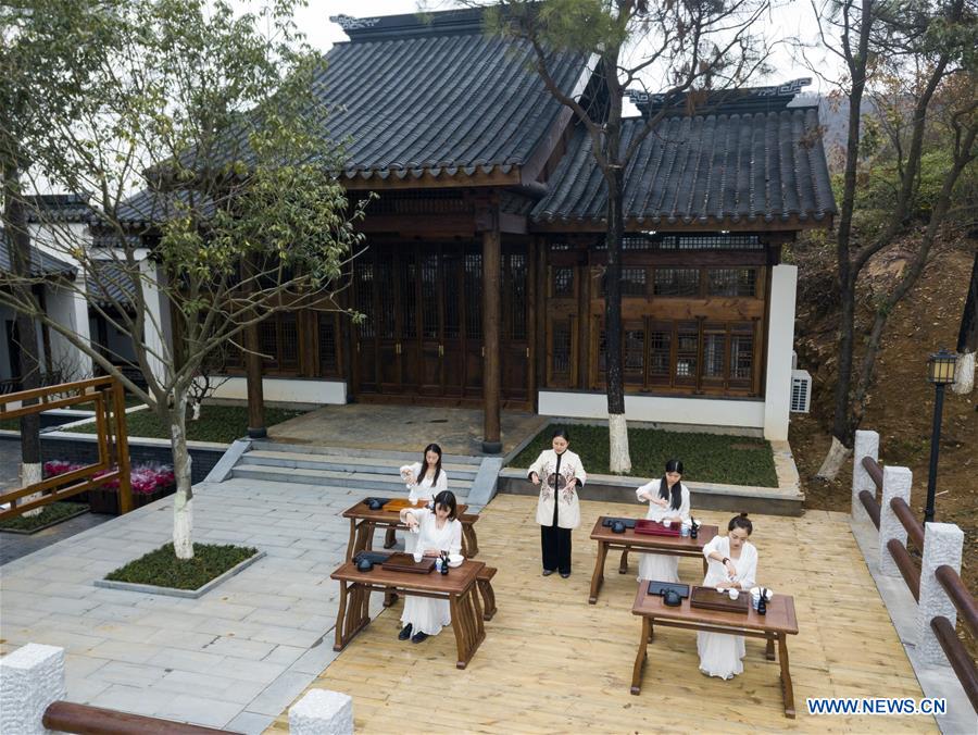 Jiangsu : des ateliers culturels proposent des formations aux techniques traditionnelles aux étudiants