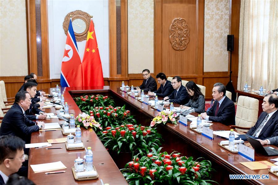 Wang Yi rencontre le ministre des AE de la RPDC sur les relations bilatérales et la situation de la péninsule coréenne
