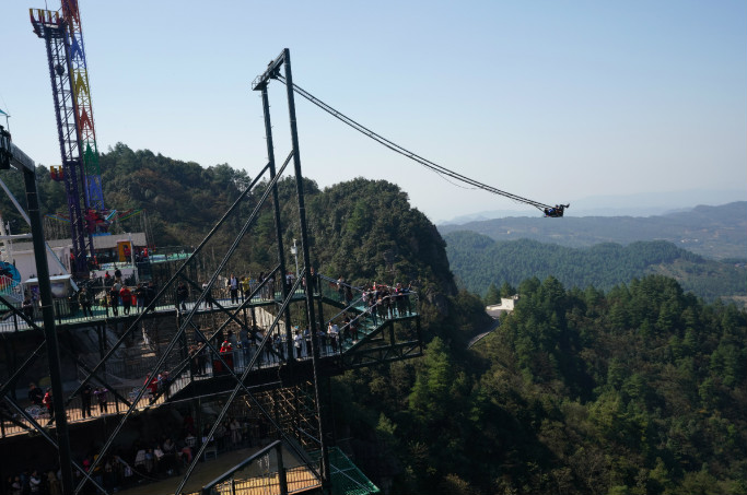 Chongqing : les touristes ont désormais une seconde chance pour annuler un tour de balançoire palpitant