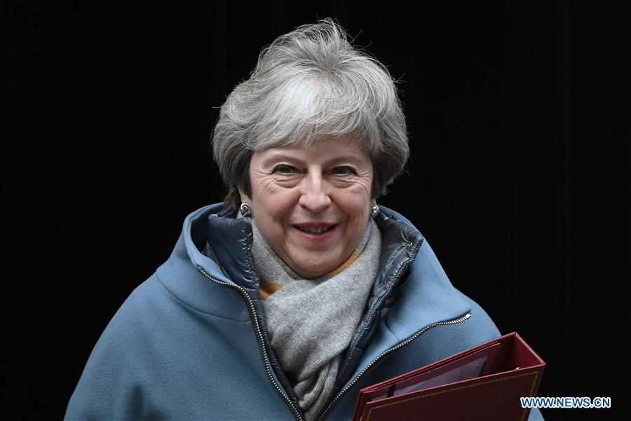 Theresa May refuse de soutenir un Brexit sans accord ou un report du départ britannique de l'UE