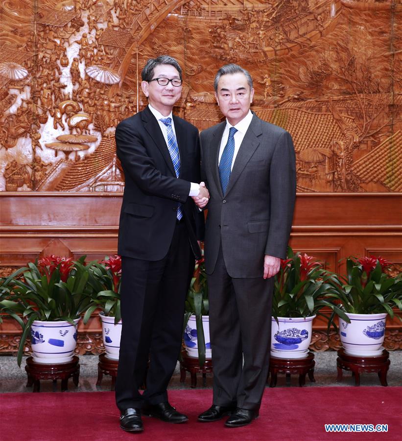 Le conseiller d'Etat chinois Wang Yi rencontre un haut diplomate japonais