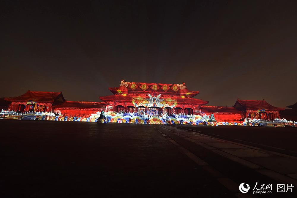 Beijing : la Cité Interdite organise sa première foire aux lanternes depuis 94 ans 