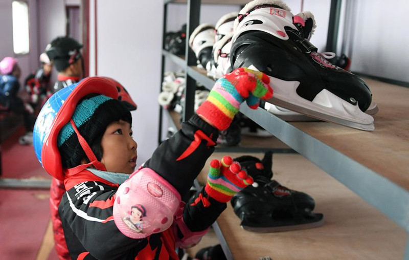 Apprendre le patinage aux jeunes élèves, une mission cool