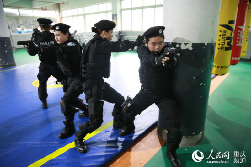 Chongqing : à la découverte des exercices de combat de la police spéciale