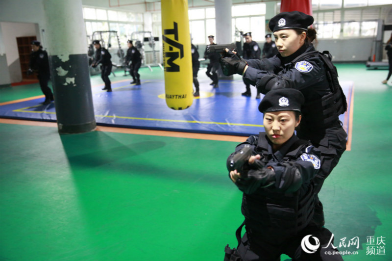 Chongqing : à la découverte des exercices de combat de la police spéciale