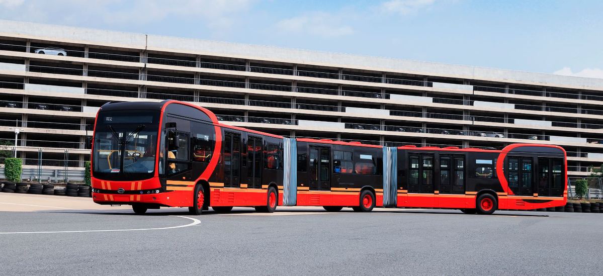 BYD se tourne vers l'avenir avec un bus long entièrement électrique