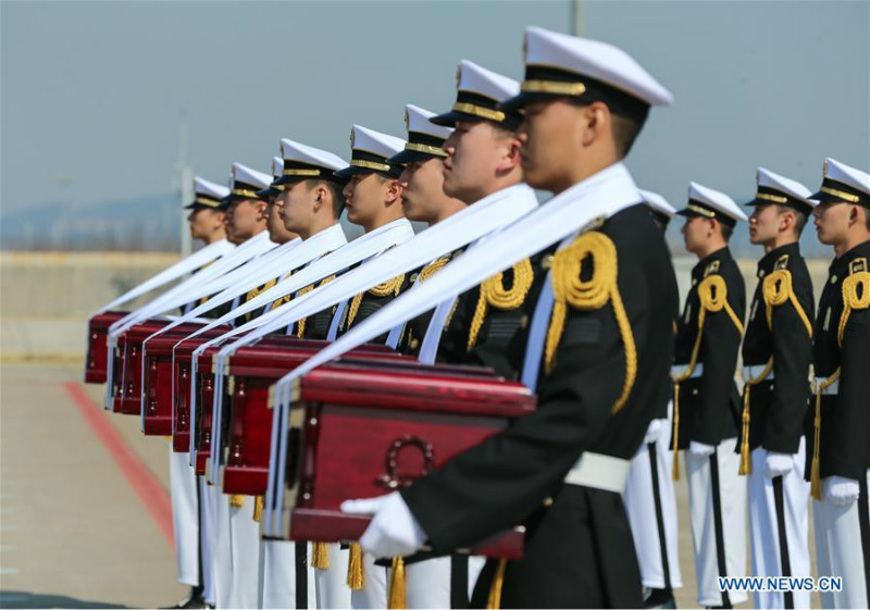 La Corée du Sud remet à la Chine les restes de dix soldats chinois tués pendant la guerre de Corée