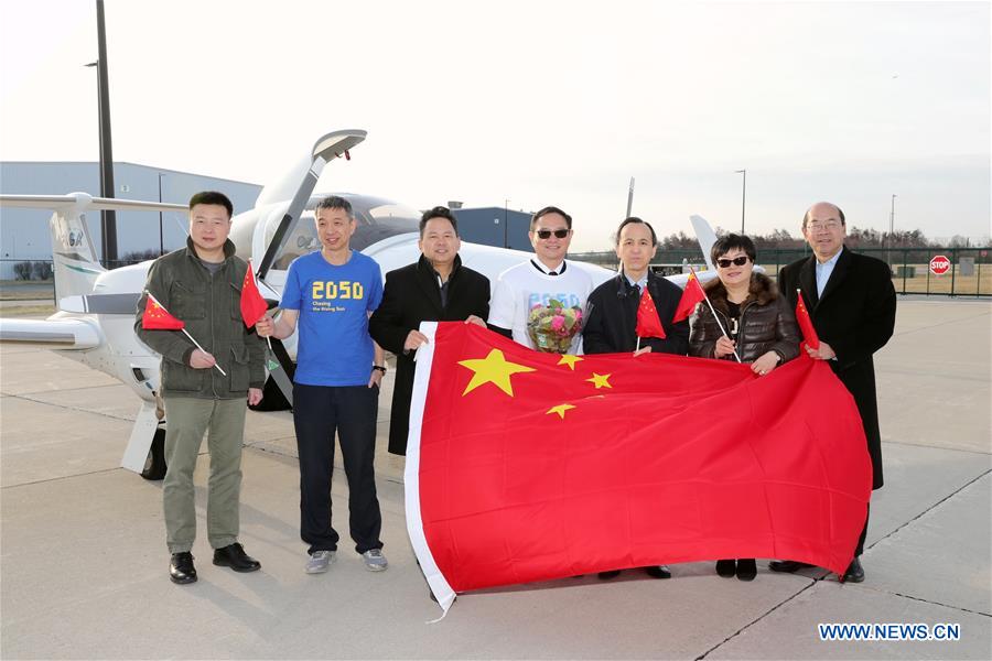 Un Chinois entame son 2e tour du monde en avion à Chicago