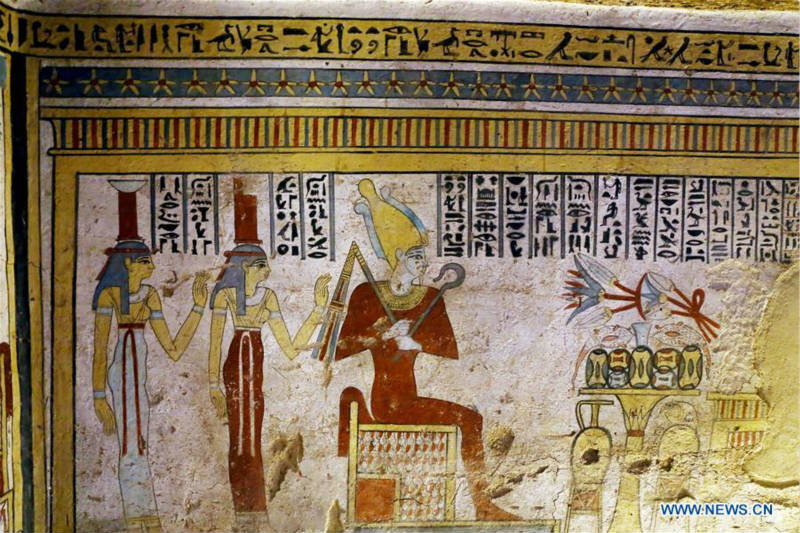 Découverte d'une tombe d'époque ptolémaïque en Haute-Égypte