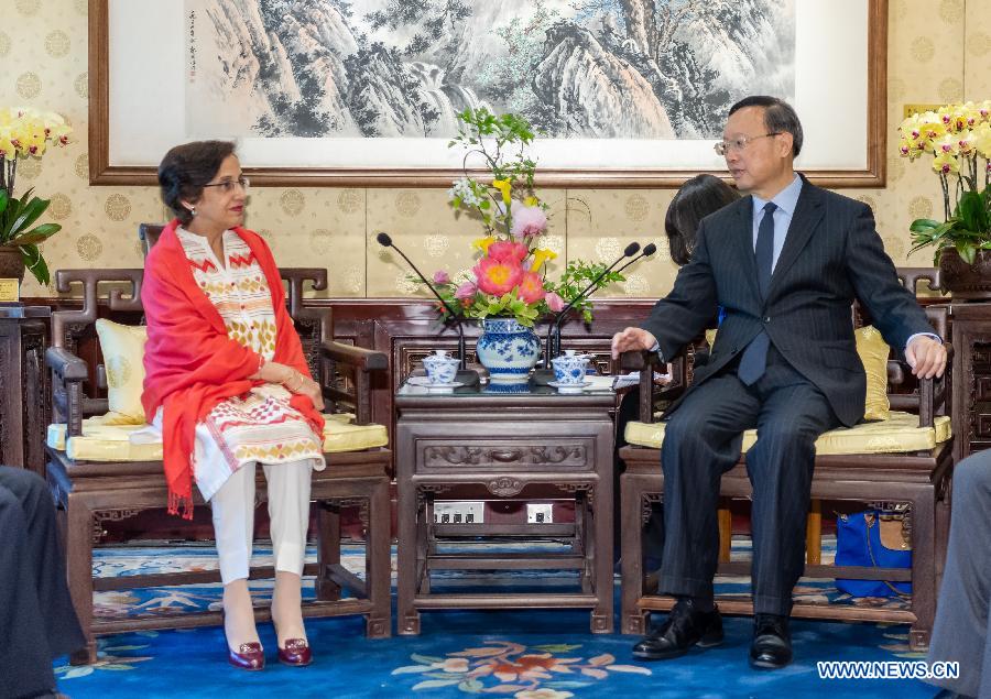 Un haut responsable chinois rencontre la secrétaire aux Affaires étrangères du Pakistan