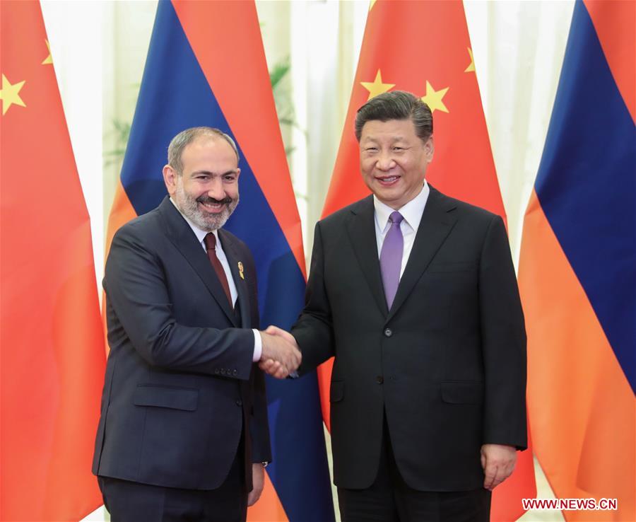 Xi Jinping rencontre le Premier ministre arménien