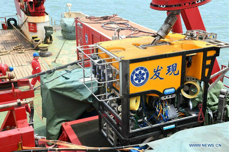 Départ d'un navire de recherche chinois pour les monts sous-marins dans la fosse des Mariannes