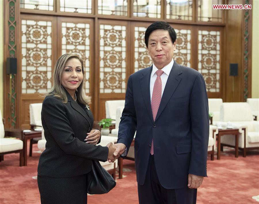 Chine : Li Zhanshu rencontre la présidente de l'Assemblée nationale du Panama