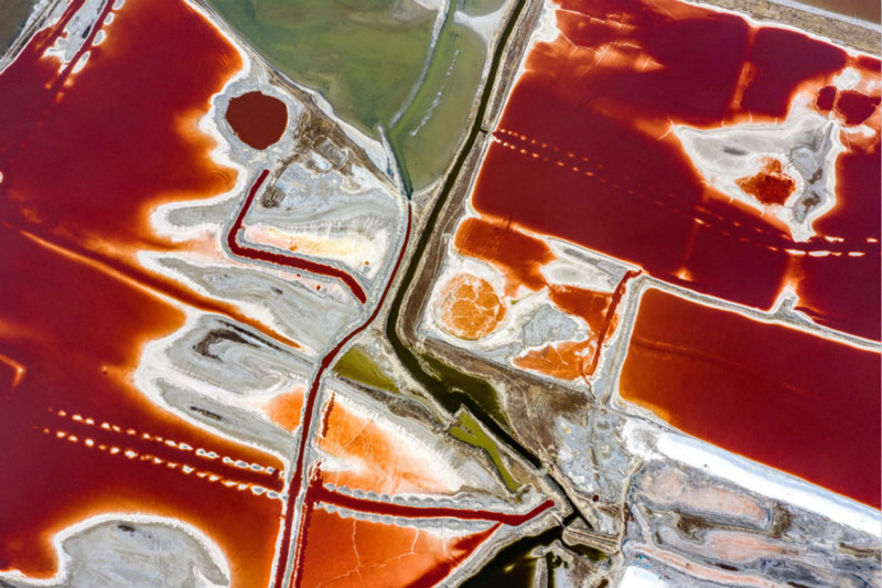 L'évaporation de l'eau du lac salé de Yuncheng révèle des couleurs vives