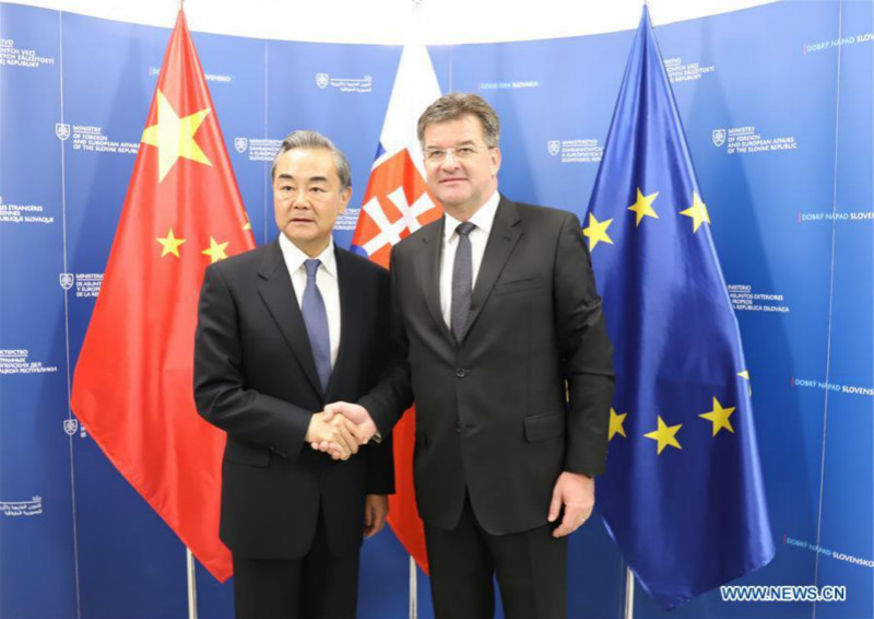 Rencontre de la présidente slovaque et du ministre des AE chinois autour des relations et de la coopération