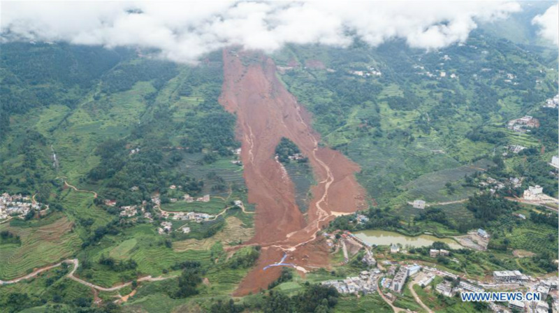 Le bilan s'alourdit à 13 morts suite à un glissement de terrain dans le sud-ouest de la Chine