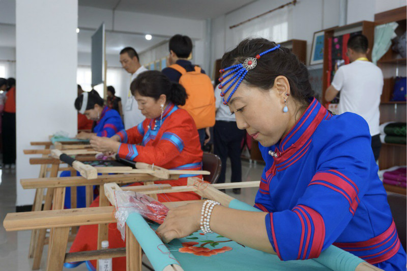 Construire ensemble un nouvel avenir en Mongolie intérieure grâce à la broderie