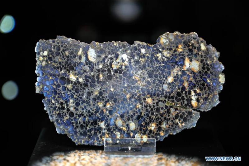Chine: une exposition de météorites au Shanxi