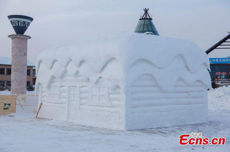 Heilongjiang : un hôtel fait de glace et de neige