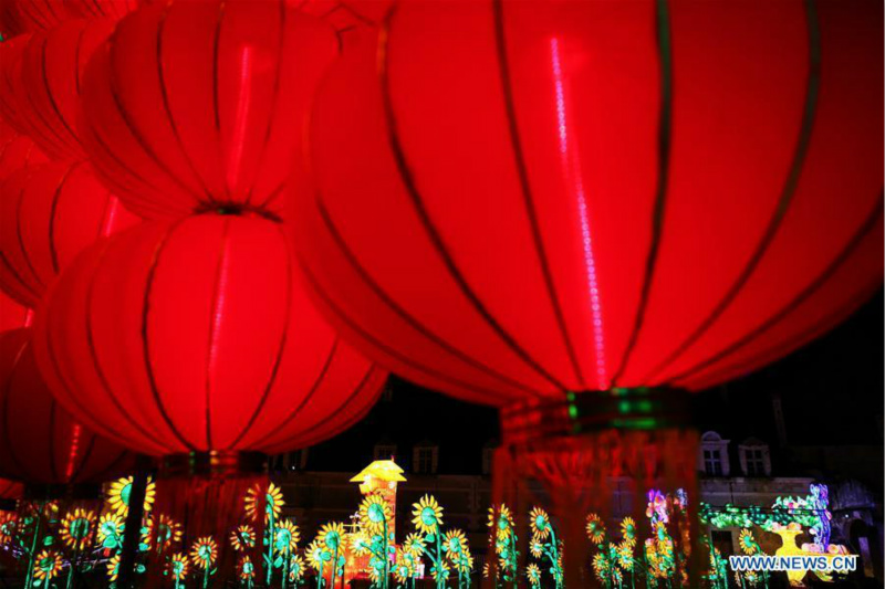 La Fête des lanternes chinoise au château de Selles-sur-Cher en France