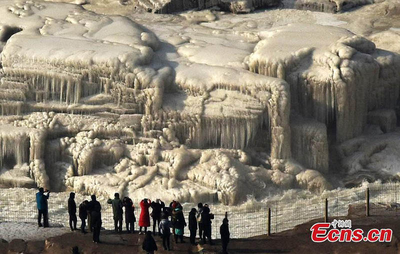 Shanxi : un « pot de jade de cascade de glace » se forme dans la cascade de Hukou