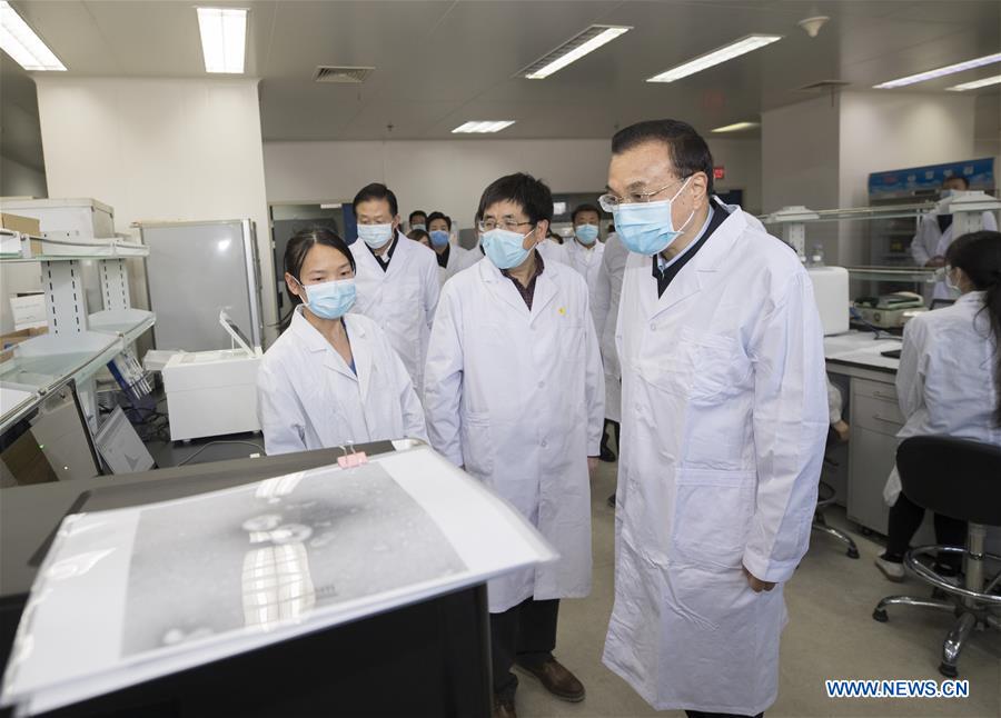 Le PM chinois appelle au développement des vaccins et des médicaments contre l'épidémie