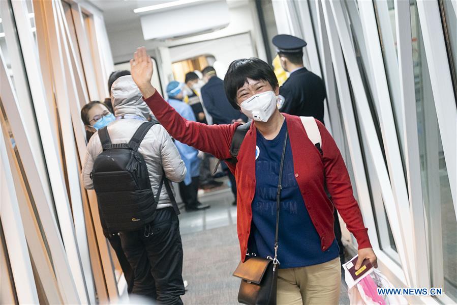 Les premiers charters ramènent 199 habitants du Hubei bloqués à l'étranger
