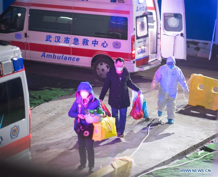 Un hôpital préfabriqué à Wuhan commence à recevoir les patients infectés par le nouveau coronavirus