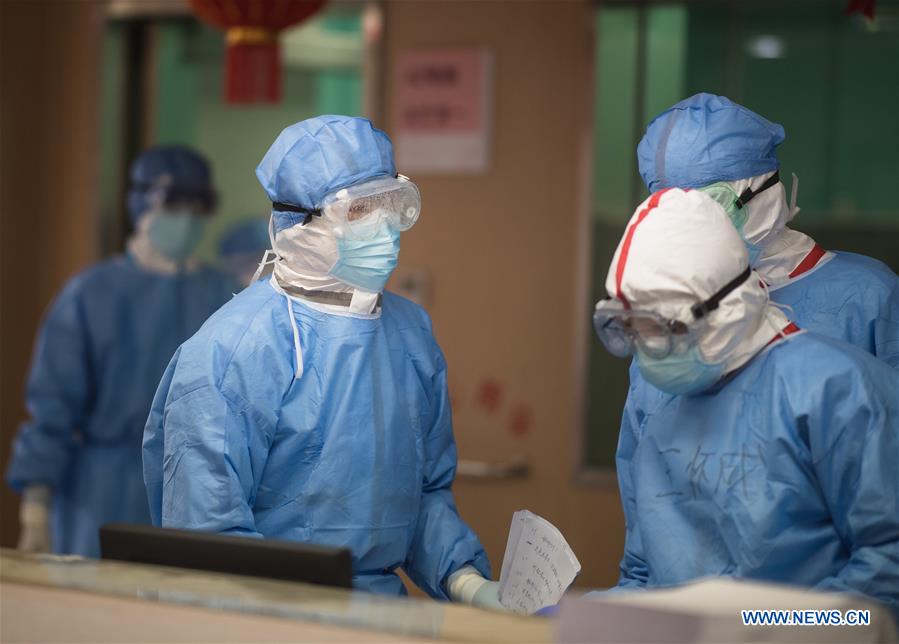 La Chine signale 406 nouveaux cas confirmés de coronavirus et 52 nouveaux décès