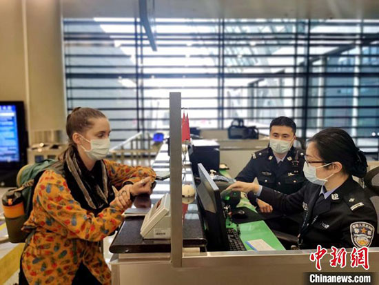 La Chine prend de nouvelles mesures pour aider à contrôler l'épidémie et favoriser la reprise du travail