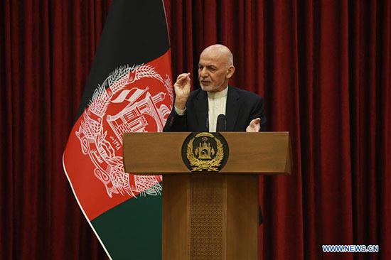 Le président afghan rejette la condition préalable des talibans pour entamer des pourparlers intra-aghans